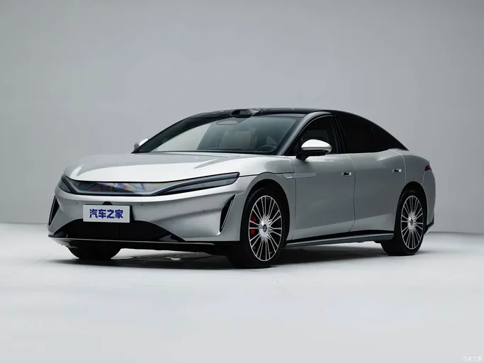 Новый BYD Da Han EV 2026, вид спереди