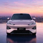Второе поколение BYD Seal 07 спереди