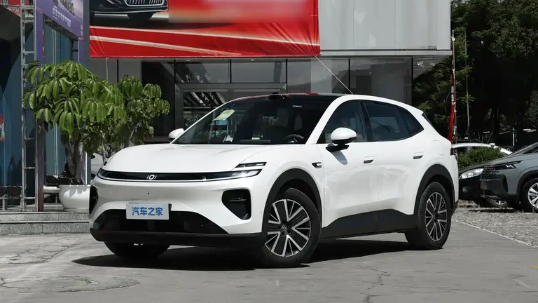 Changan Qiyuan Q06, передний трёхчетвертный вид