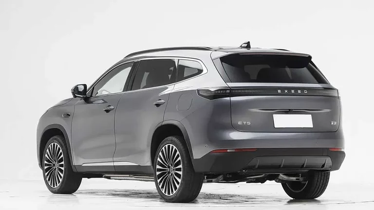EXEED ET5 — среднеразмерный гибридный SUV