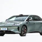 Hongqi Tiangong 07 на студийном изображении