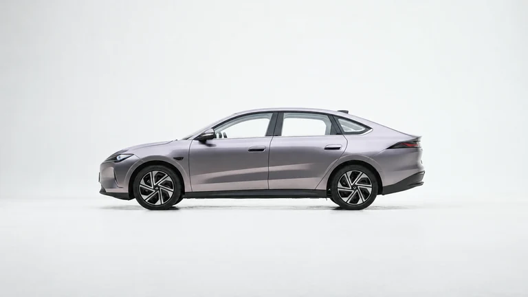 Профиль Jetta M6 в студийной съёмке