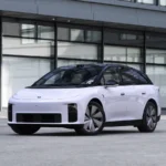 Электрический кроссовер Li Auto i6 спереди