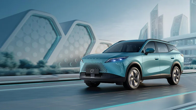 OMODA C7 — среднеразмерный кроссовер