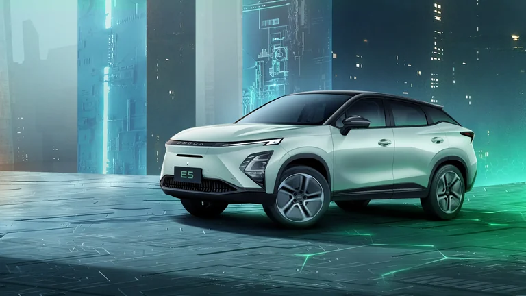 OMODA E5 — электрический компактный кроссовер