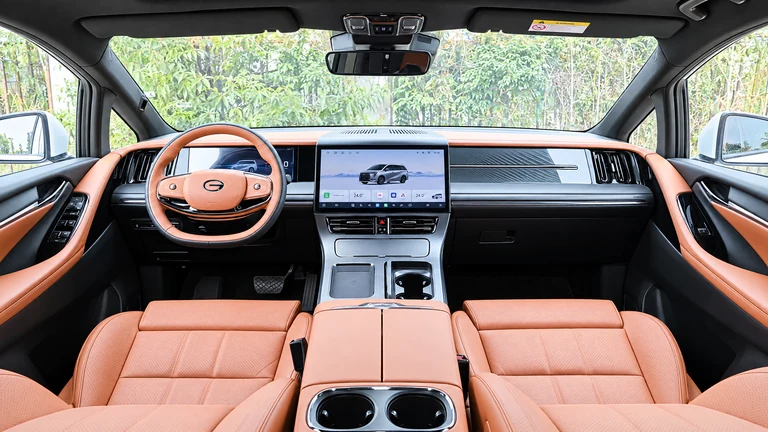 Интерьер GAC Trumpchi Xiangwang M8 PHEV после обновления OTA